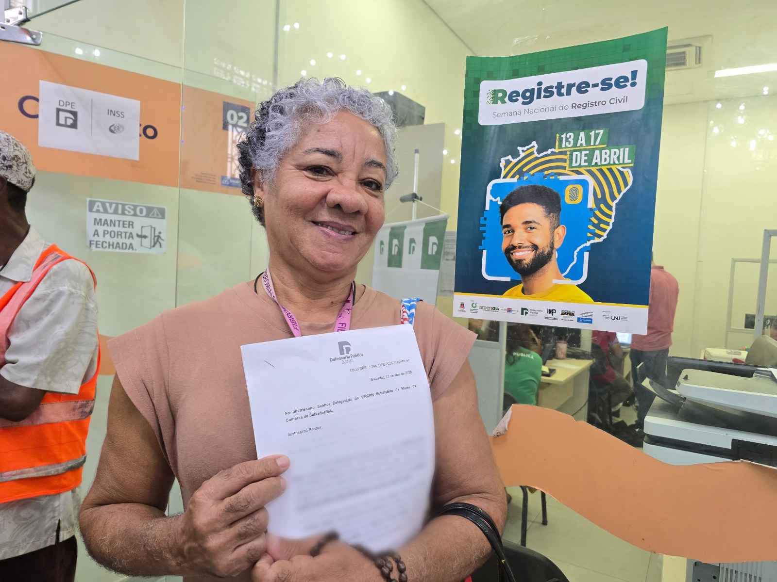 Defensoria da Bahia garante acesso a documentos básicos para mais de 700 pessoas